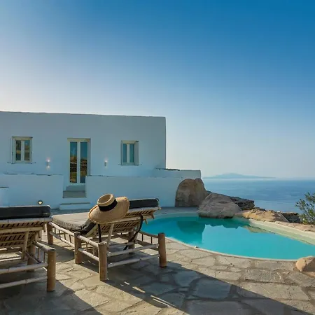 Makarias Traditional Luxury Villa *