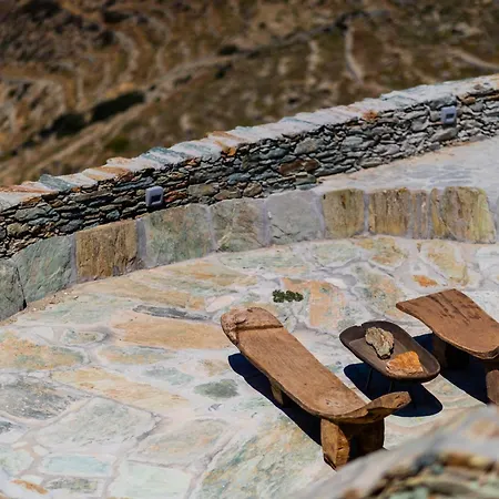 Makarias Traditional Luxury *