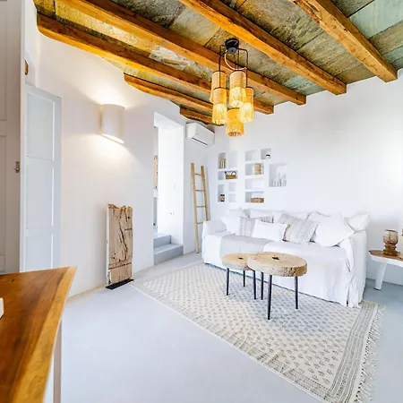 Makarias Traditional Luxury