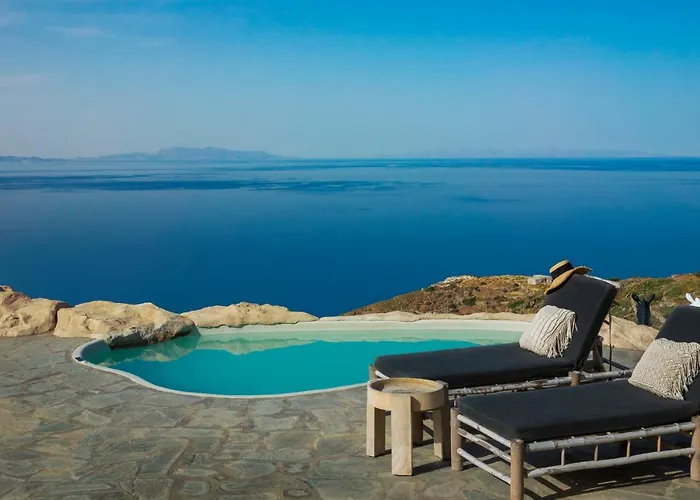 Makarias Traditional Luxury