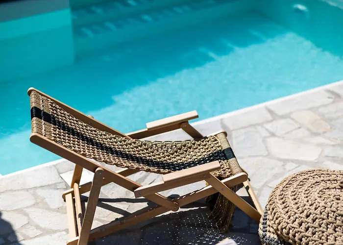 Makarias Traditional Luxury