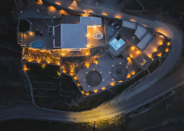 Makarias Traditional Luxury Villa *