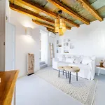 Makarias Traditional Luxury