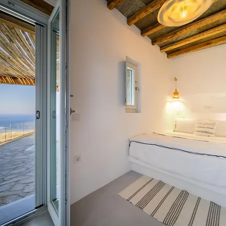 Makarias Traditional Luxury *