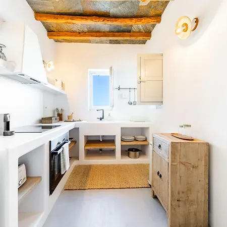 Villa Makarias Traditional Luxury *