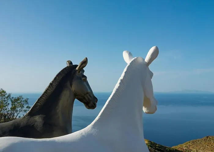 Makarias Traditional Luxury