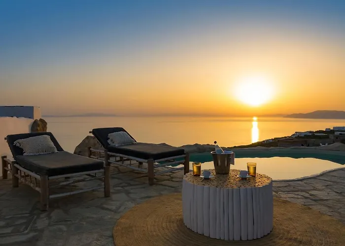 Makarias Traditional Luxury