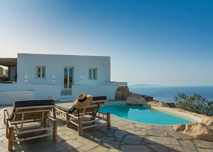 Makarias Traditional Luxury Villa *