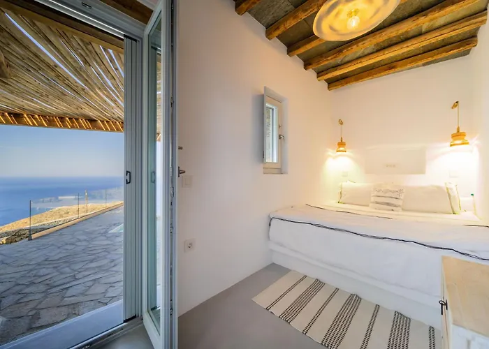 Makarias Traditional Luxury *