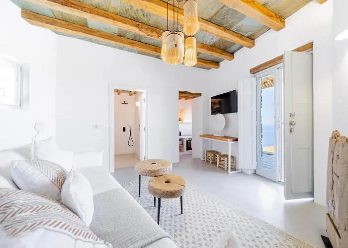 Makarias Traditional Luxury